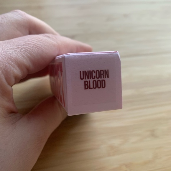 Jeffree‎ Star Velvet Trap Lipstick - Unicorn Blood (Dark Matte Red) - NWB - Picture 3 of 4